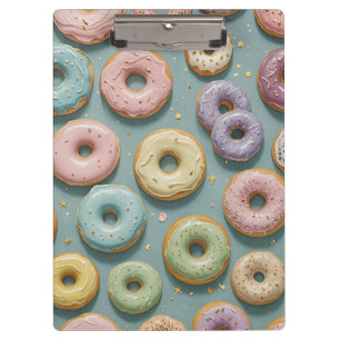 Ein Launiger Pastell-Donut-Traum Klemmbrett