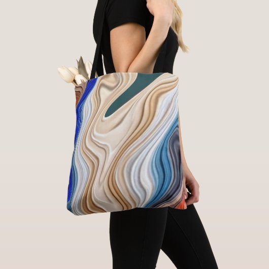 Ein lebendiger, farbenfroher Stoffteppich Tasche (Von Nahem)