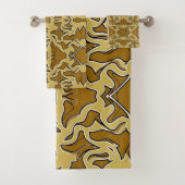 Ein lebendiges mehrfarbiges Stoffdesign Badhandtuch Set (Insitu)