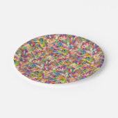 Ein lebendiges modernes Kunstwerk mit rosa und mu Pappteller (Schrägansicht)