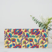 Ein lebendiges Stück Textilkunst mit fett roten Au Menükarte (Stehend Vorderseite)