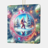 Ein legendärer Weihnachtsbigfoot Keramikornament (Links)