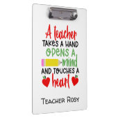 Ein Lehrer nimmt die Hand und öffnet ein Bewusstse Klemmbrett (Rechts)