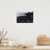 Ein leicht gepanzertes Fahrzeug feuert Poster (Küche)