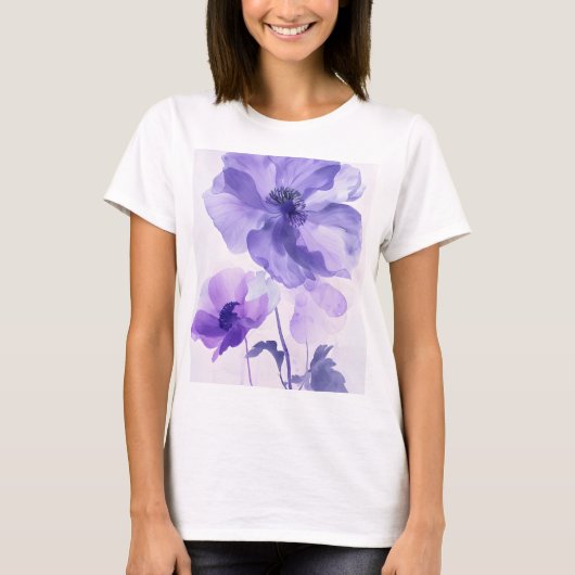 ein lila Blume-gemusterter T - Shirt (Vorderseite)
