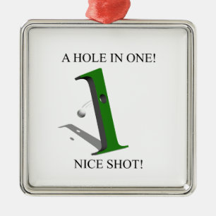 Ein Loch in einem Golfball Ornament Aus Metall