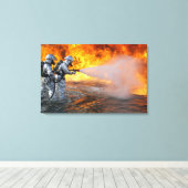 Ein Löschteam für Flugzeuge Leinwanddruck (Insitu (Holzboden))