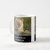 Ein Löwe schläft im Herzen jedes tapferen Mannes Kaffeetasse (Vorderseite Links)