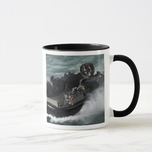 Ein Luftpolster der US-Marine Tasse (Rechts)