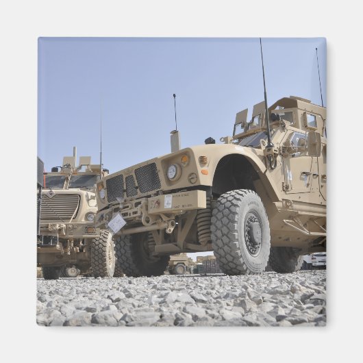 Ein M-ATV Mine Resistent Ambusgeschütztes Fahrzeug Magnet (Vorne)