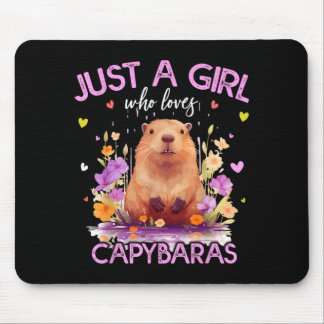 Ein Mädchen, das Capybaras für Frauen liebt girlsp Mousepad