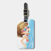 Ein Mädchen, das eine rosa Gepäckanhänger (Vorderseite vertikal)