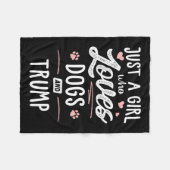 Ein Mädchen, das Hunde Liebe, und Trumps Gabe Love Fleecedecke (Vorderseite (Horizontal))