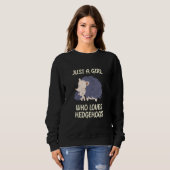 Ein Mädchen, das Igel Sweatshirt (Vorne ganz)