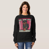 Ein Mädchen, das Rottweilers Liebe Sweatshirt (Vorne ganz)