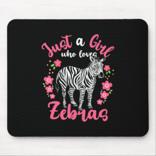 Ein Mädchen, das Zebras und Blume Liebe Mousepad