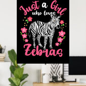 Ein Mädchen, das Zebras und Blume Liebe Poster (Heimbüro)
