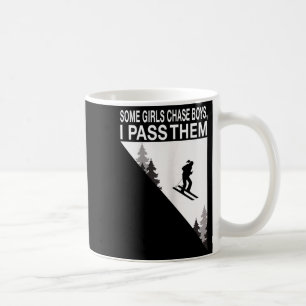 Ein Mädchen jagt Jungen, ich überhole sie, Skimädc Kaffeetasse