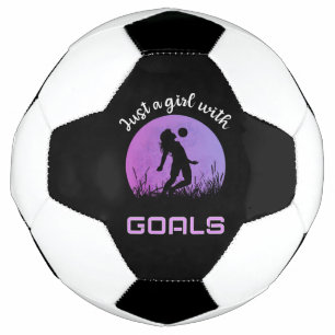 Ein Mädchen mit Toren schöner Fußball