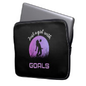 Ein Mädchen mit Toren schöner Fußball Laptopschutzhülle (Vorderseite Links)