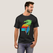 ein Mädchen neben einer Palme am Strand T-Shirt (Vorne ganz)