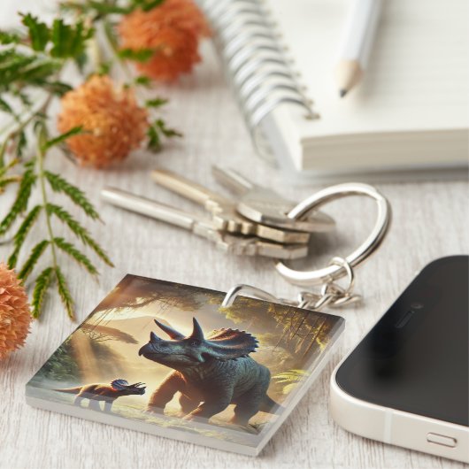 Ein majestätischer, erwachsener Triceratops Schlüsselanhänger (Vorderseite rechts)