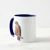 Ein majestätischer Falke auf einem Ast. Tasse (Vorderseite Links)