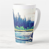 Ein majestätischer kanadischer Wildniswald. Jetzt Milchtasse (Rechte Ecke)