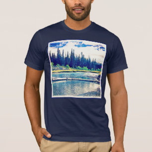 Ein majestätischer kanadischer Wildniswald. Jetzt  T-Shirt