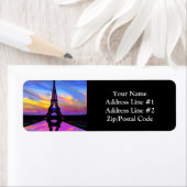 Ein malerischer Eiffelturm in leuchtendem Sonnenun (Insitu)