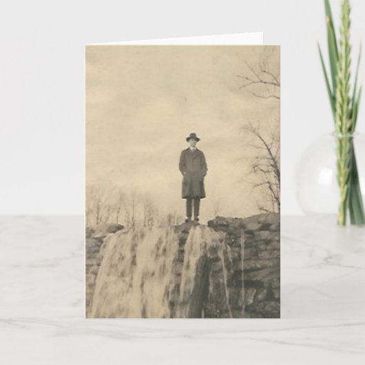 Ein Mann auf einer Klippe Karte (Vorderseite)