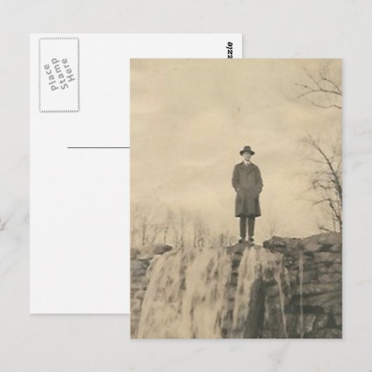 Ein Mann auf einer Klippe Postkarte (Vorne/Hinten)