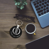 Ein Mann, der kein Mensch ermuntert, zitiert schwa Schlüsselanhänger