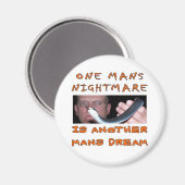 EIN MANN NACHTMARE MAGNET (Vorderseite/Rückseite)