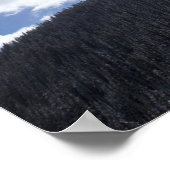 Ein männlicher Snowboarder springt von einem Eisfa Poster (Ecke)