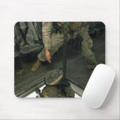 Ein Marine schickt einen anderen Marine in die Höl Mousepad (Mit Mouse)