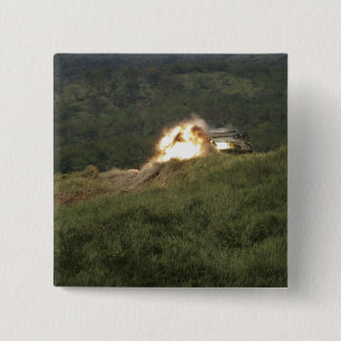 Ein Marinesoldat zählt einen direkten Schlag Button