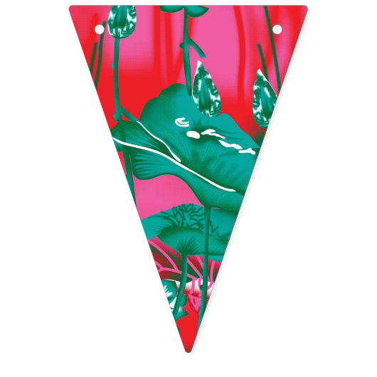 Ein markanter rot-grüner Schal mit Blumen und Lea Wimpelkette (Dritte Fahne)