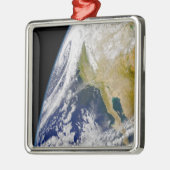 Ein massives Niedrigdrucksystem Silbernes Ornament (Links)