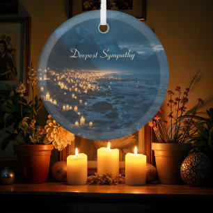 Ein Meer von Kerzenlichtern am Strand, Mitgefühl  Ornament Aus Glas