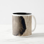 Ein meteoriter Aufprallkrater Zweifarbige Tasse (VorderseiteRechts)