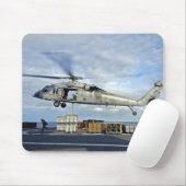 Ein MH-60er Seahawk bereitet sich darauf vor, Muni Mousepad (Mit Mouse)