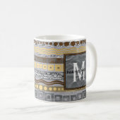 Ein Mischmetallmonogramm-einzigartiges Kaffeetasse (VorderseiteRechts)