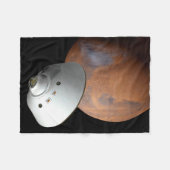 Ein mit Aeroshell angereichertes Raumfahrzeug nähe Fleecedecke (Vorderseite (Horizontal))