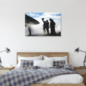 Ein Mitglied der Crew eines Cockpits Leinwanddruck (Insitu (Schlafzimmer))