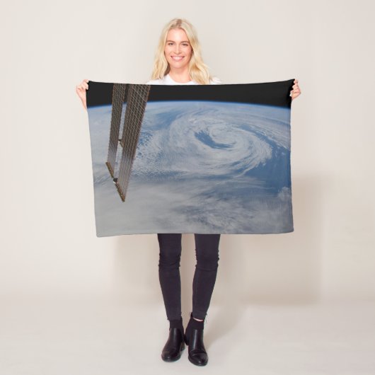 Ein mittelatlantisches Tiefdrucksystem. Fleecedecke (Beispiel)