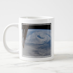 Ein mittelatlantisches Tiefdrucksystem. Jumbo-Tasse