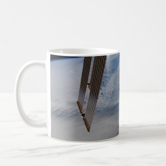 Ein mittelatlantisches Tiefdrucksystem. Kaffeetasse (Links)