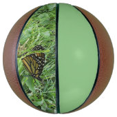 Ein Monarchen-Schmetterling Basketball (Vertikal)