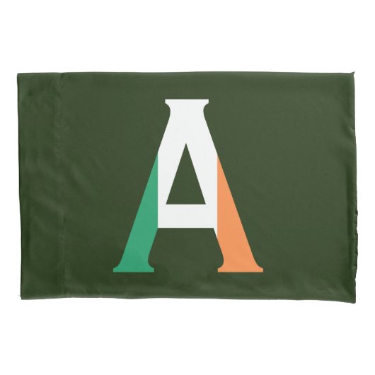 Ein Monogramm überlagert sich auf irischer Flagge Kissenbezug (Vorderseite)